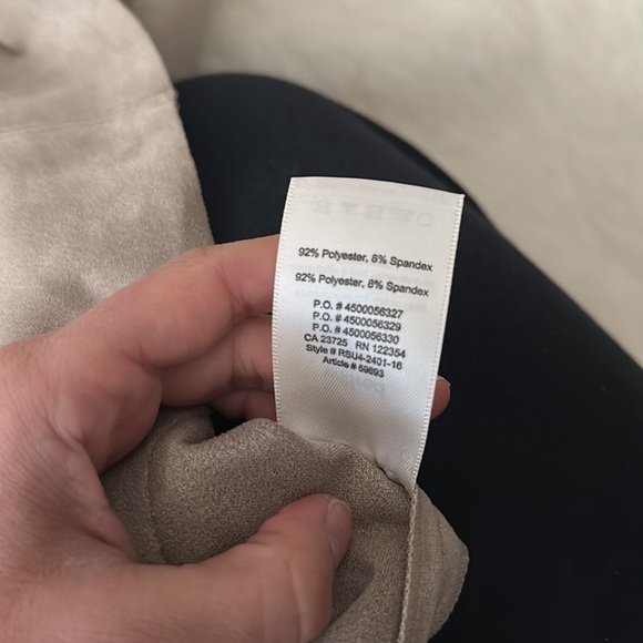 XS Aritzia Wilfred taupe faux suede sleeveless crop top - Picture 5 of 5